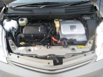 2004 Toyota Prius Photos