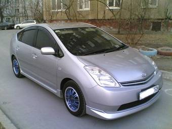 2004 Toyota Prius Photos