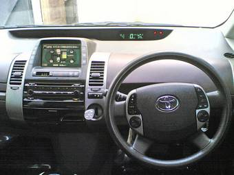 2004 Toyota Prius Wallpapers