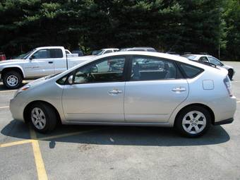 2004 Toyota Prius Photos