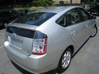 2004 Toyota Prius Photos