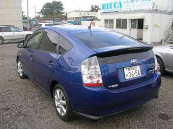 2004 Toyota Prius Pictures