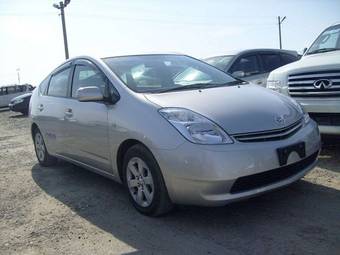 2004 Toyota Prius Pictures