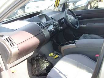 2004 Toyota Prius Pictures