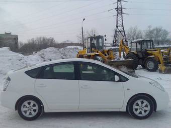 2004 Toyota Prius Pictures