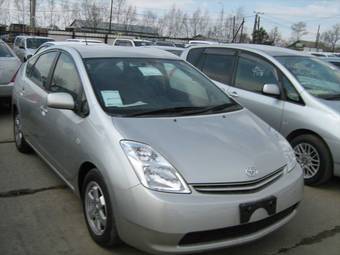 2004 Toyota Prius Pictures