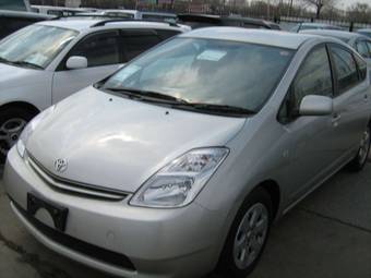 2004 Toyota Prius Photos
