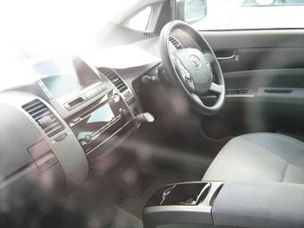 2004 Toyota Prius Pictures