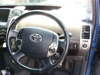 2004 Toyota Prius Photos