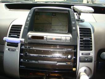 2004 Toyota Prius Pictures
