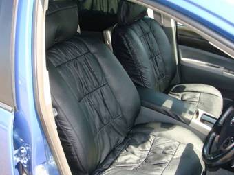 2004 Toyota Prius Images