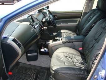 2004 Toyota Prius Pics