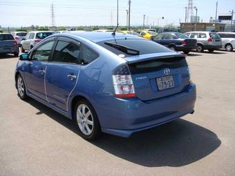 2004 Toyota Prius Photos