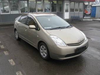 2004 Toyota Prius Photos