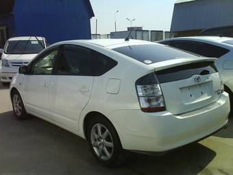 2004 Toyota Prius Pictures