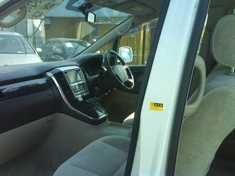 2004 Toyota Prius Photos