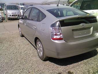 2004 Toyota Prius Pictures
