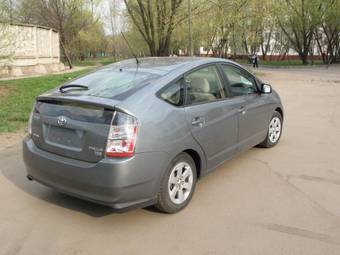 2004 Toyota Prius Pictures