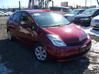 2004 Toyota Prius Pictures