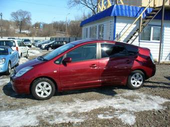 2004 Toyota Prius Pictures