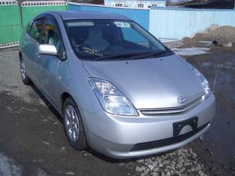 2004 Toyota Prius Photos