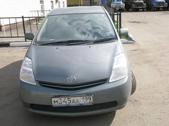 2004 Toyota Prius Pictures