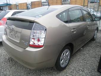 2004 Toyota Prius Photos