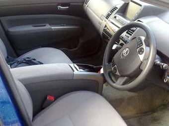 2004 Toyota Prius Pics