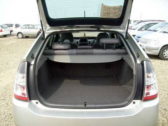 2004 Toyota Prius Pics
