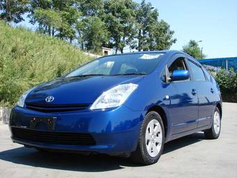 2004 Toyota Prius Pics