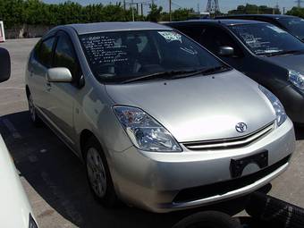 2004 Toyota Prius Pics