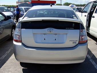2004 Toyota Prius Photos