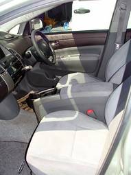 2004 Toyota Prius Photos
