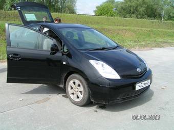 2004 Toyota Prius Pictures