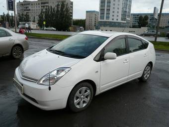 2004 Toyota Prius Pictures