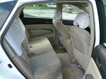 2004 Toyota Prius Images