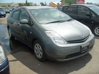 2004 Toyota Prius Wallpapers