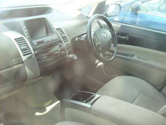2004 Toyota Prius Images