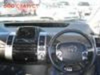 2004 Toyota Prius Pics