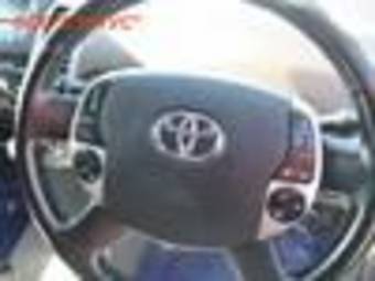 2004 Toyota Prius Pictures