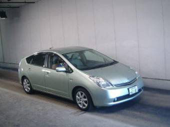 2004 Toyota Prius Pictures