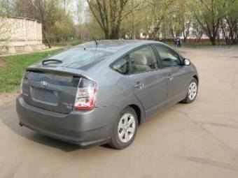 2004 Toyota Prius Wallpapers