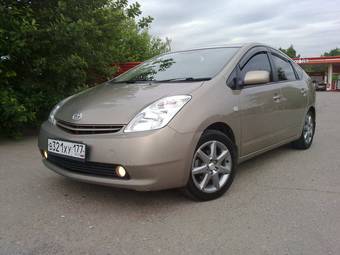2004 Toyota Prius Photos