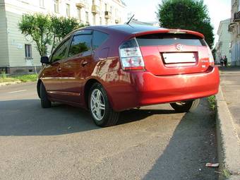 2004 Toyota Prius Pictures