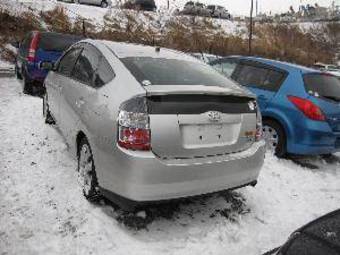2004 Toyota Prius Photos