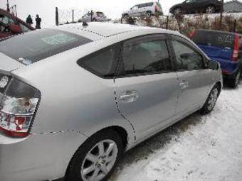 2004 Toyota Prius Pictures