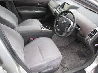 2004 Toyota Prius Photos