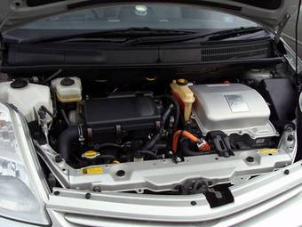 2004 Toyota Prius Pictures