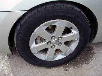 2004 Toyota Prius Pics