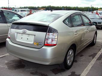 2004 Toyota Prius Photos